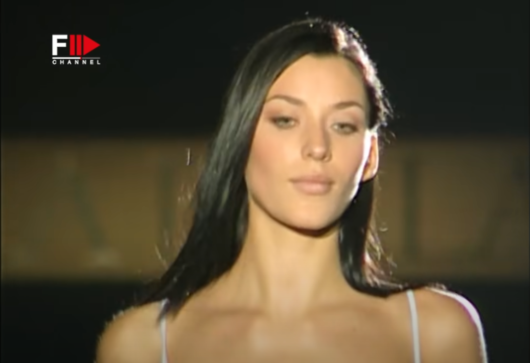Model from LA PERLA UNDERWEAR Spring 2002 Milan runway show - Model ID -  Bellazon