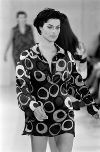 isaac-mizrahi-resort-94-10.thumb.jpg.cf04c9836b4f433e3da48fd209fe7f87.jpg