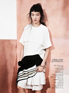 fei-fei-sun-by-sharif-hamza-for-vogue-china-may-2014-3.thumb.jpg.f220fb1e6d56e019c8602e0c6f4a4adf.jpg