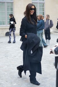 irina-shayk-arrives-at-ludovic-de-saint-sernin-show-at-paris-fashion-week-01-22-2023-1.jpg