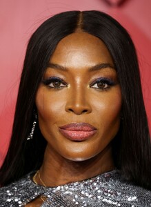 naomi-campbell-at-fashion-awards-2022-in-london-12-05-022-3.jpg