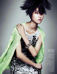 vogue-china-june-2013_sunghee-jihye-yumi_(1-1).thumb.jpg.461a4324f393d4b9e3ec6babd03e8c94.jpg