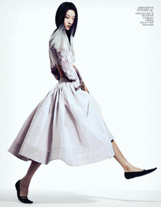 vogue-china-june-2013_sunghee-jihye-yumi_(3-1).thumb.jpg.a692478afa8c265fce1a05a12a167204.jpg