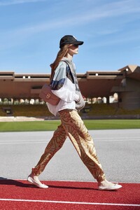 00003-CELINE-SS21-RTW.thumb.jpg.67b733854fd3dbaa339b2b209da1d698.jpg