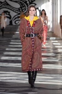 00016-Etro-Fall-21.thumb.jpg.ef3c239fd3f123598251683423b84d9d.jpg