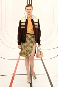 00028-Miu-Miu-RTW-Spring-21.thumb.jpg.48521e3ff91bf363fe63feaf46cd1eb0.jpg