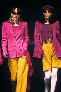 674715916_SoniaRykiel1992WomenRTW38.thumb.jpg.0d20f591c16523e23f297bcd2035c355.jpg