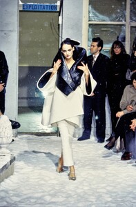 004-john-galliano-fall-1995-ready-to-wear-CN10021419 (1).jpg