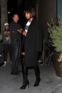 kelly-rowland-leaves-lebron-james-party-at-the-fleur-room-in-los-angeles-02-08-2023-2.thumb.jpg.97b396b29931acd5e779f1f05590a9b3.jpg