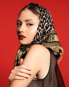 leni-klum-for-dior-beauty-campaign-2023-2.jpg