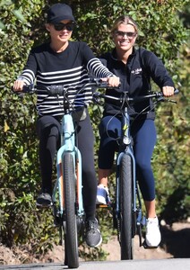 nicole-richie-and-sofia-richie-on-a-bike-ride-in-santa-barbara-08-07-2022-14.jpg