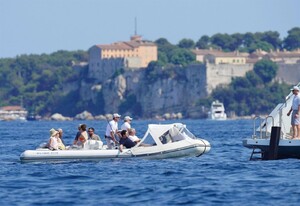 sofia-richie-and-elliot-grainge-head-to-cap-d-antibes-07-13-2022-1.jpg