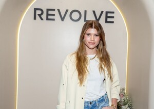 sofia-richie-revolve-clothing-store-event-in-la-03-03-2022-7.jpg