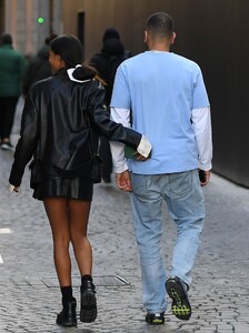 tina-kunakey-and-younes-bendjima-out-in-milan-02-27-2022-4.jpg