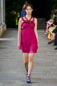 00034-Alberta-Ferretti-Spring-22-RTW-Milan-credit-Daniele-Oberrauch-Gorunway.thumb.jpg.70b8362fe52c72aae451abcb5ea7e6d2.jpg