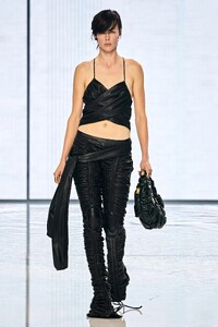 00050-BALMAIN-Spring-22-RTW-Paris-credit-gorunway.thumb.jpg.8594e3fde5d15b37e108cdcffcff9dd1.jpg