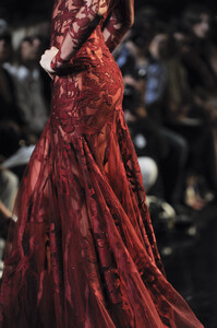 1484998118_ElieSaab2010HauteCouture195.thumb.jpg.7bdc69ecce4535169f17e22698ad8038.jpg