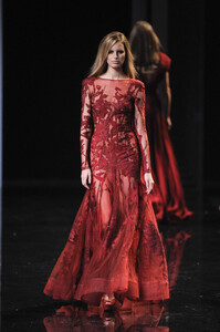 1786982789_ElieSaab2010HauteCouture193.thumb.jpg.e4bff67a0ccac83cb92ad2062bb721b7.jpg