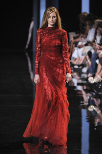 2081178641_ElieSaab2010HauteCouture1.thumb.jpg.6b962e6a72c78fee6262d3fddf6b0a8c.jpg