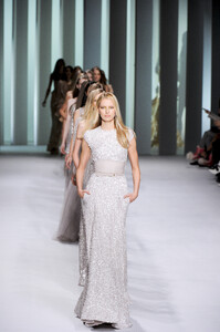 2111815777_ElieSaab2011WomenRTW131.thumb.jpg.0ecf19266ffcfef443b31c9f19e58a7d.jpg