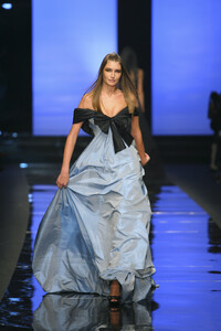 619270761_ElieSaab2007HauteCouture66.thumb.jpg.20fce2d7f5c72f16f54c2f86be07a3f2.jpg