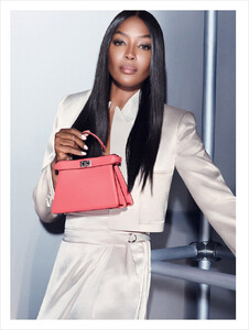 Naomi-Campbell-Fendi-Peekaboo-SS23-03.jpg