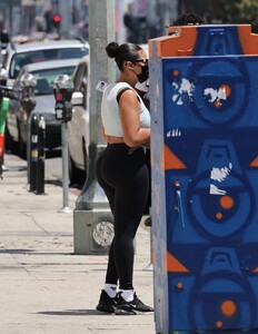 jordyn-woods-and-karl-anthony-towns-heading-to-a-gym-in-west-hollywood-08-18-2021-3.jpg