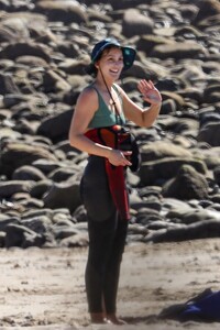 leighton-meester-at-a-surf-session-in-malibu-02-09-2022-0.jpg