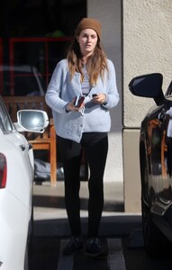 leighton-meester-out-and-about-in-los-angeles-02-07-2022-5.jpg