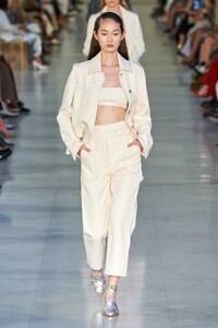 00027-Max-Mara-Milan-Spring-2022-RTW-Credit-Alessandro-Lucioni-GORUNWAY.thumb.jpg.c35530d303b40e1e5d55cb828556b411.jpg