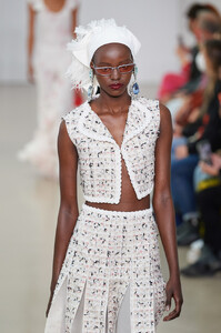 1884767632_GiambattistaValliSpring20222.thumb.jpeg.5737042604c6bee4dc4fcc46f2983487.jpeg