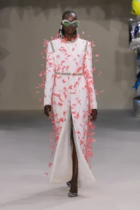 GiambattistaValli-couture-fall22-027.thumb.webp.f2cba44707e3b3c21bc822667d708cf9.webp