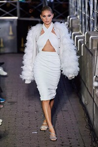 defile-laquan-smith-printemps-ete-2022-new-york-look-48.thumb.jpg.d32fa37fc56417f1e07a6d4462e7d473.jpg