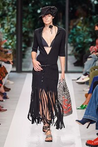 defile-philosophy-di-lorenzo-serafini-printemps-ete-2022-milan-look-41.thumb.jpg.ed927a60dae90cd90b54ff1f717f11b0.jpg