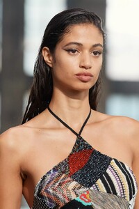 detail-defile-missoni-printemps-ete-2022-milan-detail-86.thumb.jpg.e5e395e7e49a994953ef8b81fb42f115.jpg