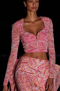 detail-defile-prabal-gurung-printemps-ete-2022-new-york-detail-91.thumb.jpg.829989e212fdd019fa73346a83685fe4.jpg