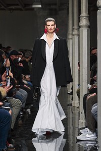 00019-Alaia-Fall-22-Paris-credit-brand.thumb.jpg.6527739bc13cfe1e6339676d0883094d.jpg