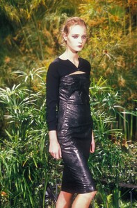 1101733947_DolceGabbana1999WomenRTW47.thumb.jpg.94b75f3b9b90f0b25f9c741b38353645.jpg