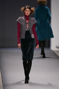 116696959_VivienneTam2005WomenRTW18.thumb.jpg.dbbea20984ef533cd1d98386b3ae0501.jpg