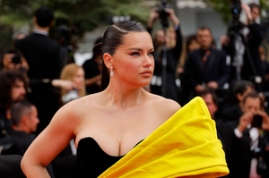 1558859158_IndianaJonesAndTheDialOfDestinyRedCarpet-The76thAnnualCannesFilmFestival90.png