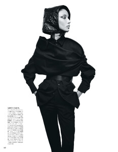 590362556_2021-01-01VOGUEJAPANSpecial-155.thumb.jpg.a149eccf12a703815ebf34751a32d340.jpg