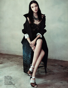 vogue-china-november-2013_mariacarla_(9).thumb.jpg.8dcb3a7ffdf6c9fe17c6870b8b2f2fce.jpg