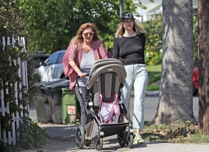 jessica-hart-out-with-ner-baby-and-mother-in-los-angeles-04-29-2022-1.jpg