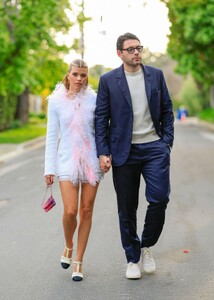 sofia-richie-and-elliot-grainge-out-in-los-angeles-05-09-2023-2.thumb.jpg.914af2e2119fa99bfeeee6f249948d6f.jpg