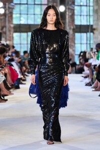 00029-alexandre-vauthier-fall-2022-couture-credit-gorunway.thumb.jpg.6dfd7820c1c0664dc9b55cbfb94153be.jpg