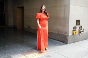 ashley-graham-in-a-red-dress-new-york-07-13-2023-5.jpg