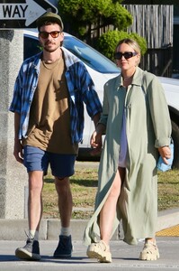 hilary-duff-and-matthew-koma-out-in-beverly-hills-07-07-2023-3.jpg