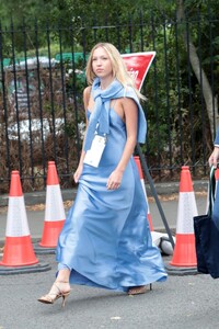 lila-grace-moss-arrives-at-wimbledon-tennis-championships-in-london-07-09-202-1.jpg