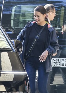 1692248925_521_Supermodel-Adriana-Lima-goes-very-casual-as-she-touches-down.jpg
