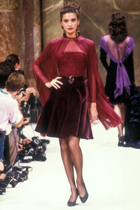 651114905_JeanLouisScherrer1988HauteCouture12.thumb.jpg.d82bae84c180da29d8c0bf6ee6acdb77.jpg